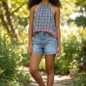 Le Lis Black and White Floral Top